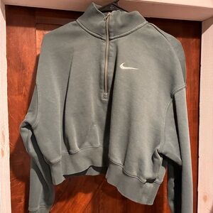 Nike Women's cropped Green Half-Zip Sweatshirt